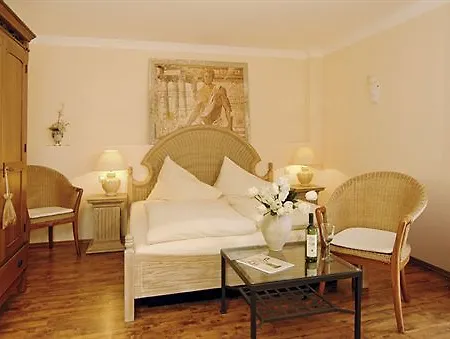 Rheingoldhof 3*